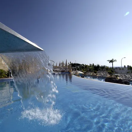 Paradise Park Fun Lifestyle Hotel 4*