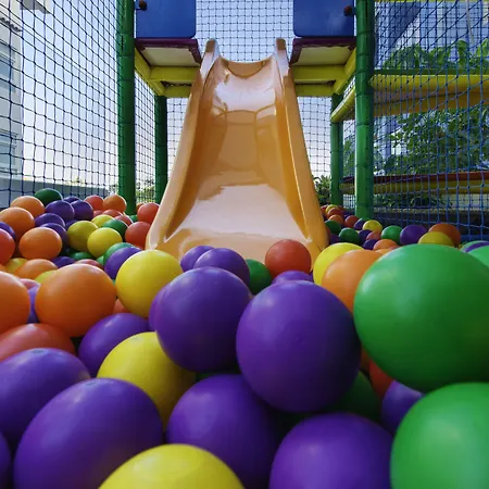 Paradise Park Fun Lifestyle ホテル 4*