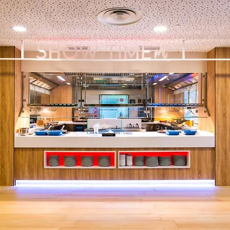 Paradise Park Fun Lifestyle Hotel