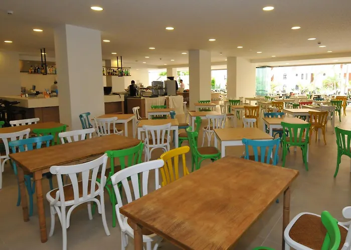 Отель Paradise Park Fun Lifestyle 4*